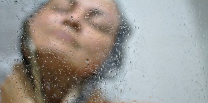 فوائد الاستحمام بالماء الساخن و البارد