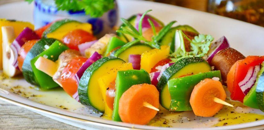 عادات وأغذية تتحكم في ضغط الدم