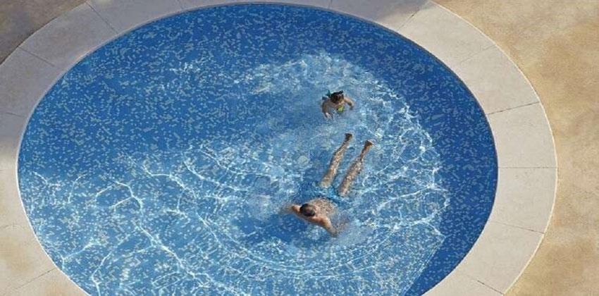 السباحة